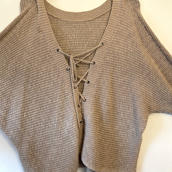 Sweater (size Medium) - Picture 2 of 2
